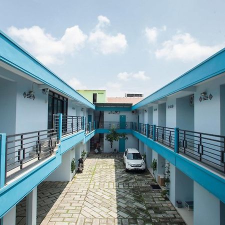 Reddoorz Syariah At Kartohardjo Madiun Ξενοδοχείο Εξωτερικό φωτογραφία