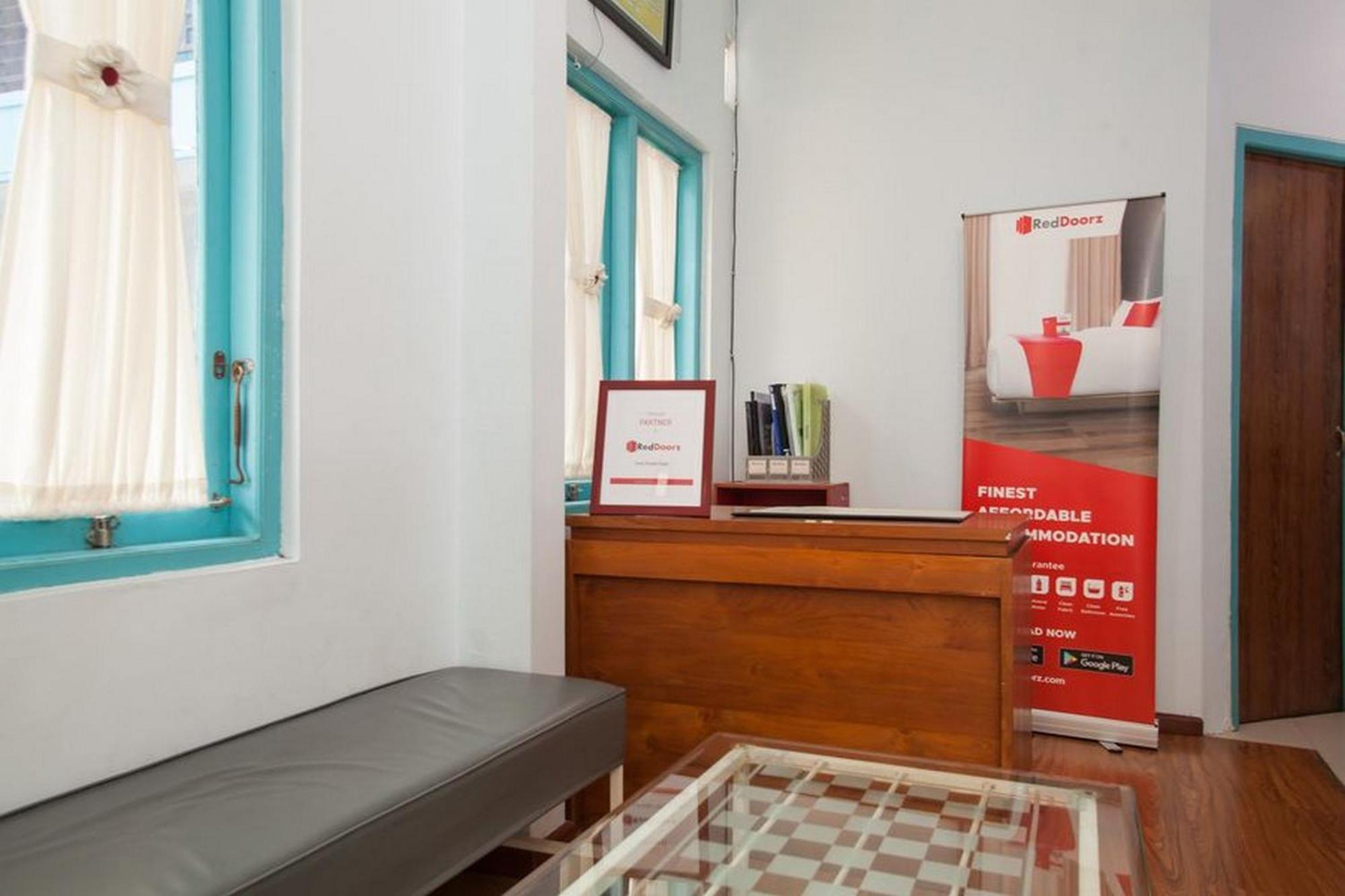 Reddoorz Syariah At Kartohardjo Madiun Ξενοδοχείο Εξωτερικό φωτογραφία