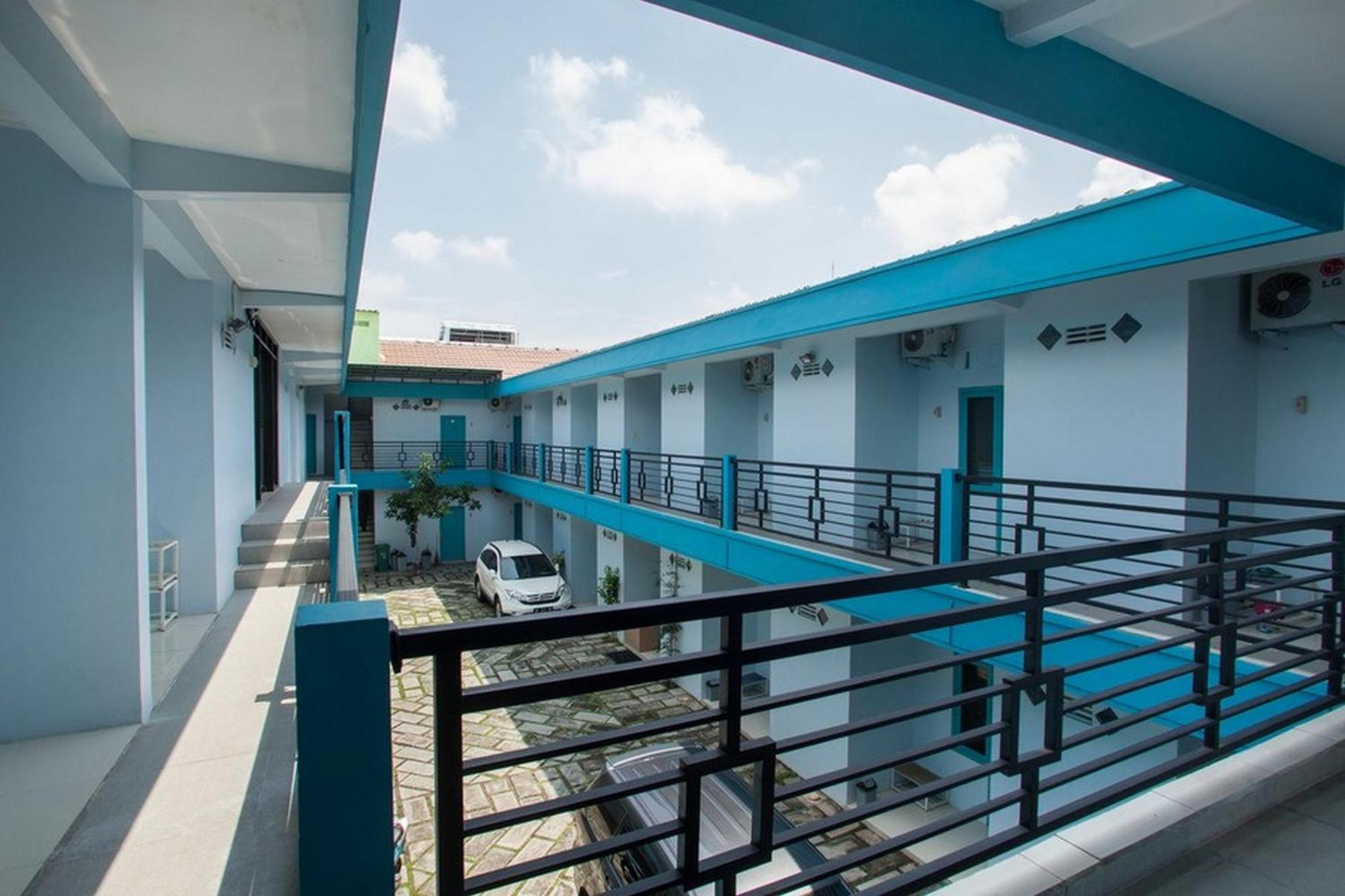 Reddoorz Syariah At Kartohardjo Madiun Ξενοδοχείο Εξωτερικό φωτογραφία